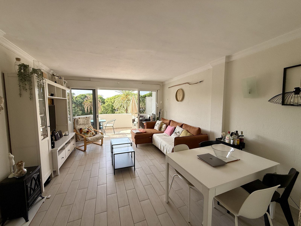 1 Bed Apartment for sale in Marbesa Costa Del Sol, Málaga, Spain