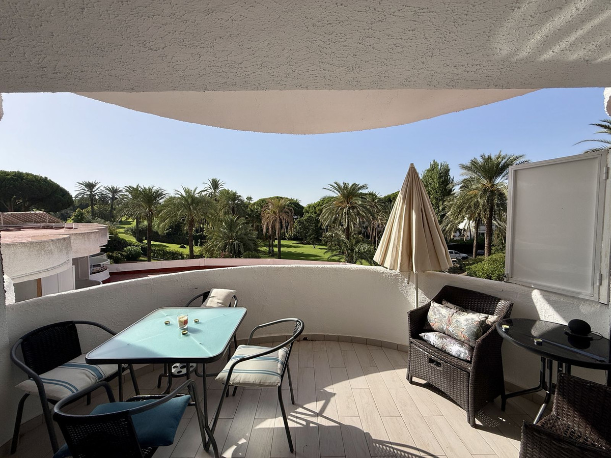 1 Bed Apartment for sale in Marbesa Costa Del Sol, Málaga, Spain