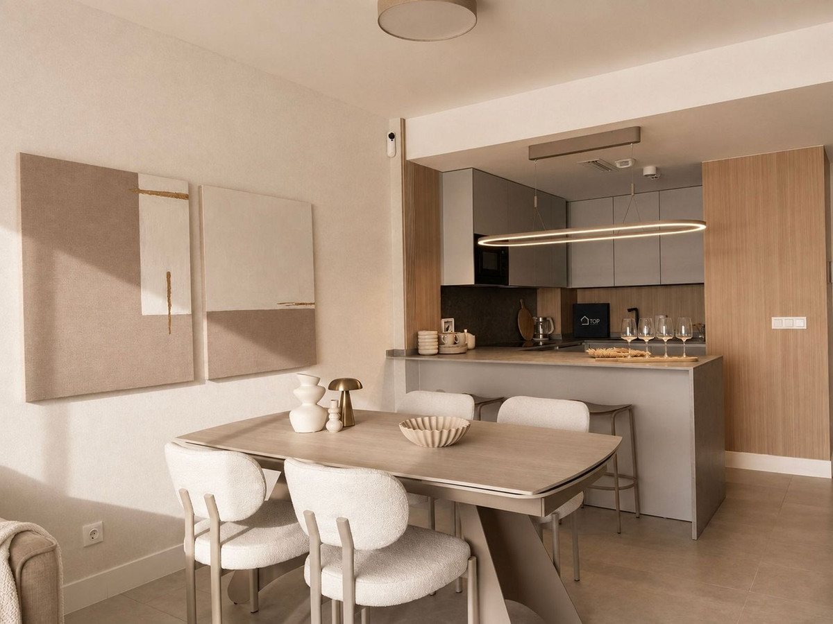 2 Bed Apartment for sale in Fuengirola Costa Del Sol, Málaga, Spain