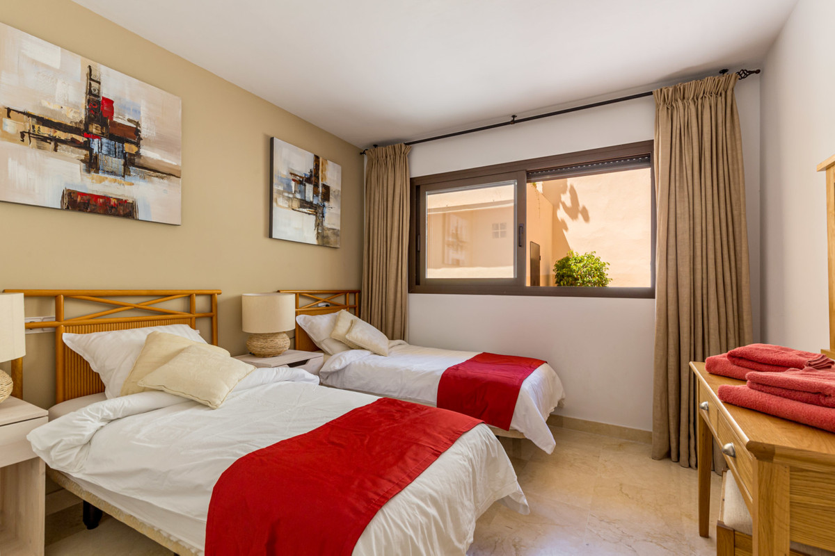 Se vende Apartamento Planta Baja de 3 dormitorios en Costa Del Sol, Málaga, España
