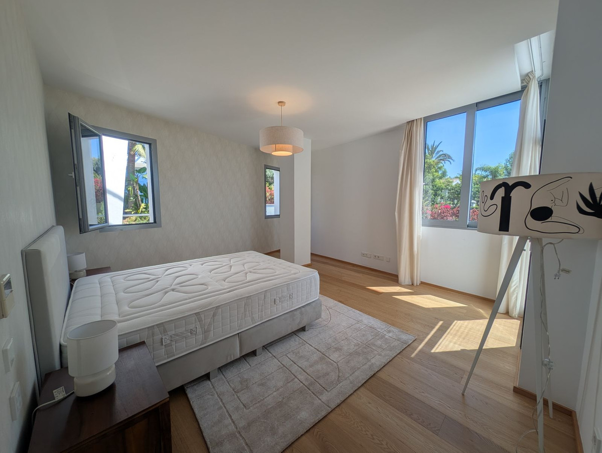 Se vende Pareada de 5 dormitorios en Costa Del Sol, Málaga, España