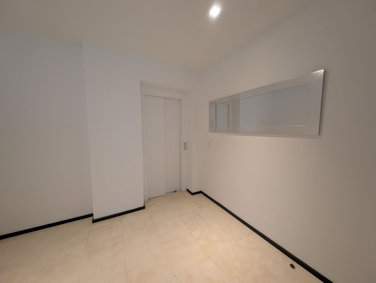 Se vende Pareada de 5 dormitorios en Costa Del Sol, Málaga, España