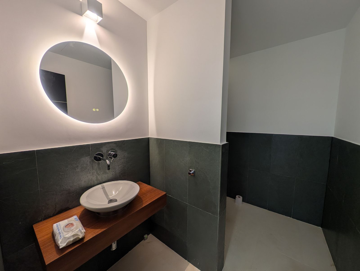 Se vende Pareada de 5 dormitorios en Costa Del Sol, Málaga, España