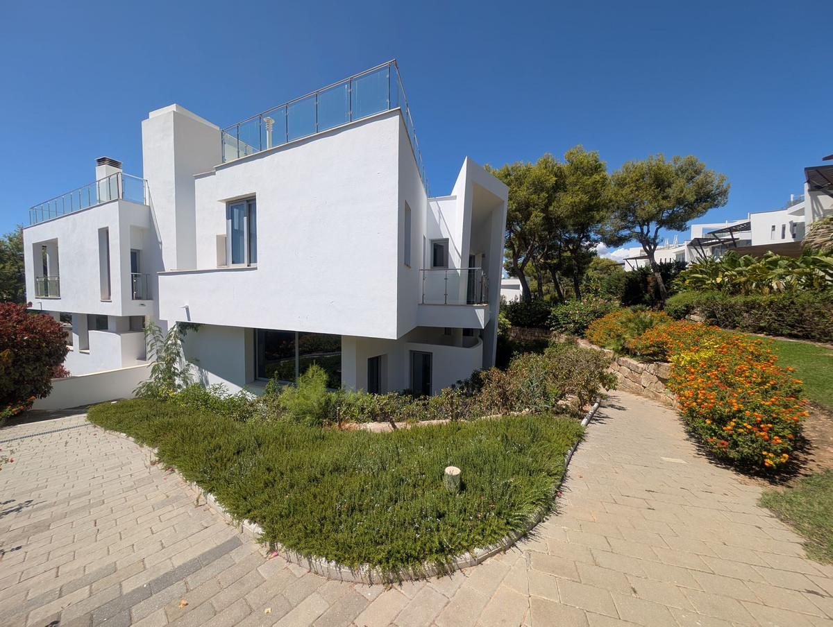 Se vende Pareada de 5 dormitorios en Costa Del Sol, Málaga, España