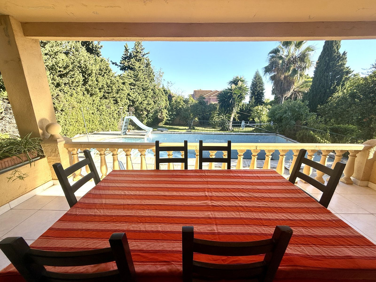 Se vende Villa - Chalet de 5 dormitorios en Costa Del Sol, Málaga, España