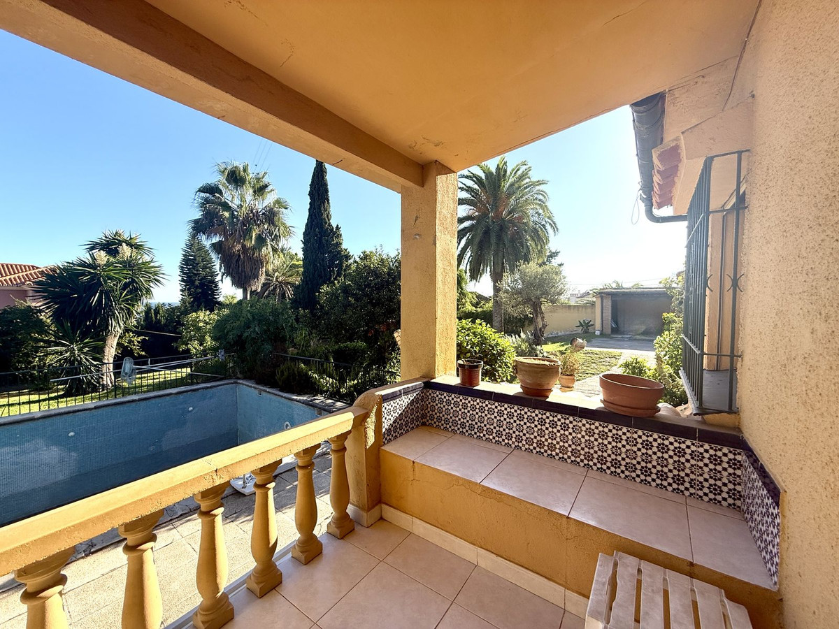 Se vende Villa - Chalet de 5 dormitorios en Costa Del Sol, Málaga, España
