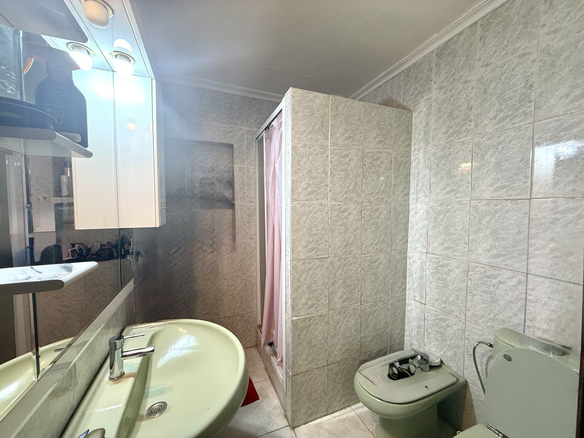 Se vende Villa - Chalet de 5 dormitorios en Costa Del Sol, Málaga, España