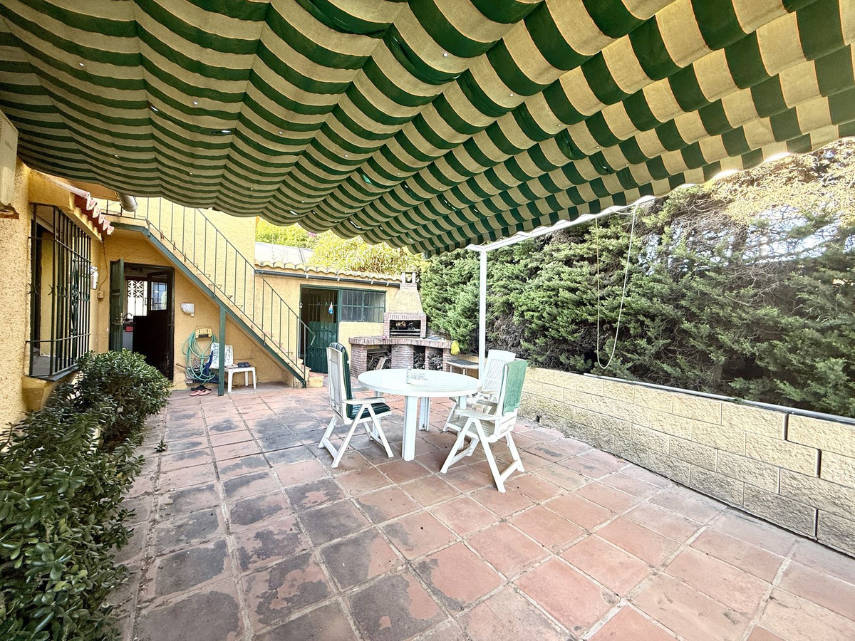 Se vende Villa - Chalet de 5 dormitorios en Costa Del Sol, Málaga, España