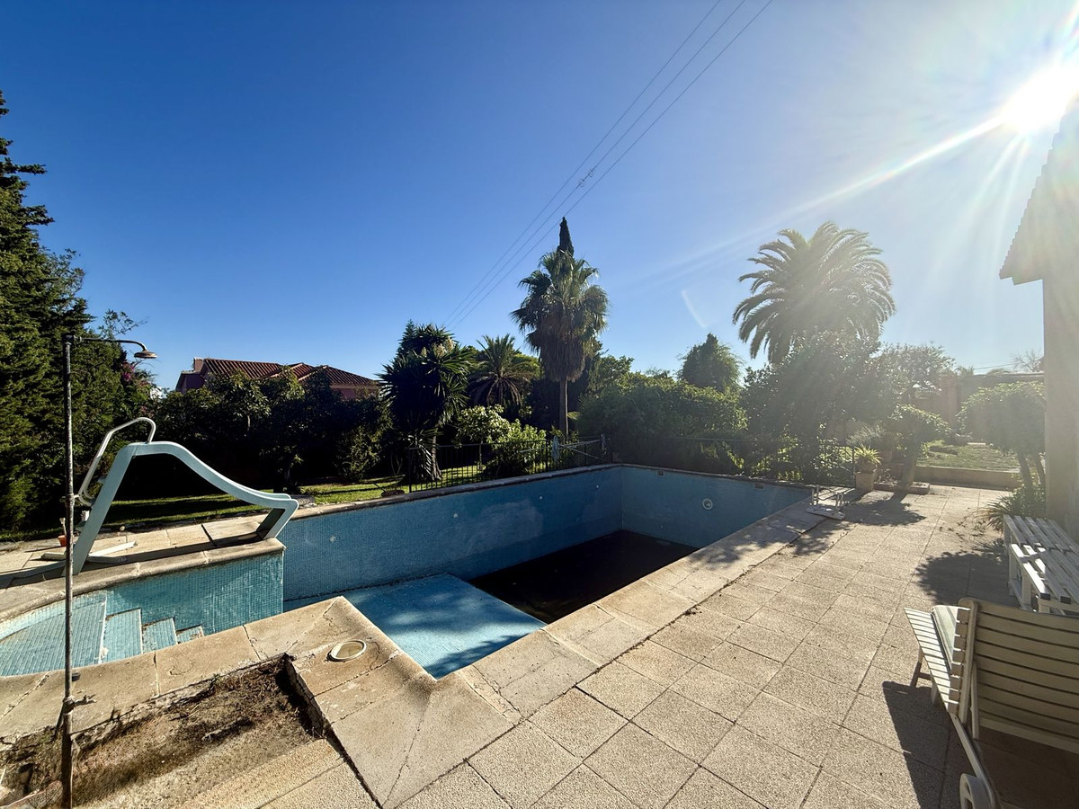 Se vende Villa - Chalet de 5 dormitorios en Costa Del Sol, Málaga, España