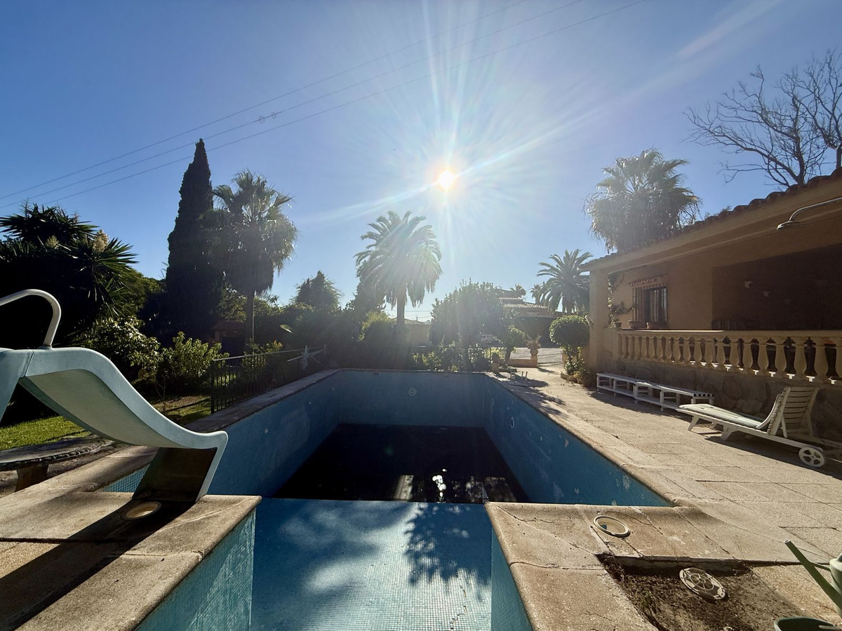 Se vende Villa - Chalet de 5 dormitorios en Costa Del Sol, Málaga, España