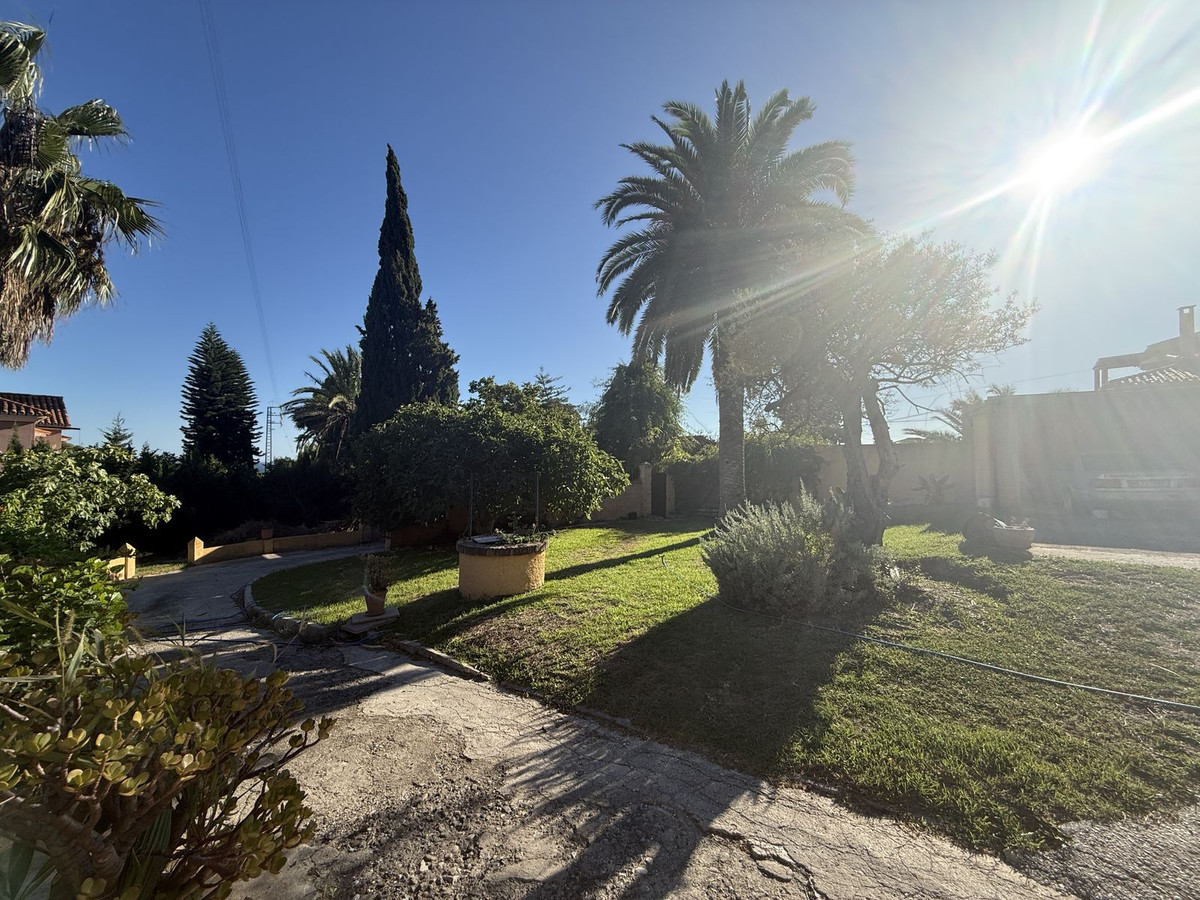 Se vende Villa - Chalet de 5 dormitorios en Costa Del Sol, Málaga, España