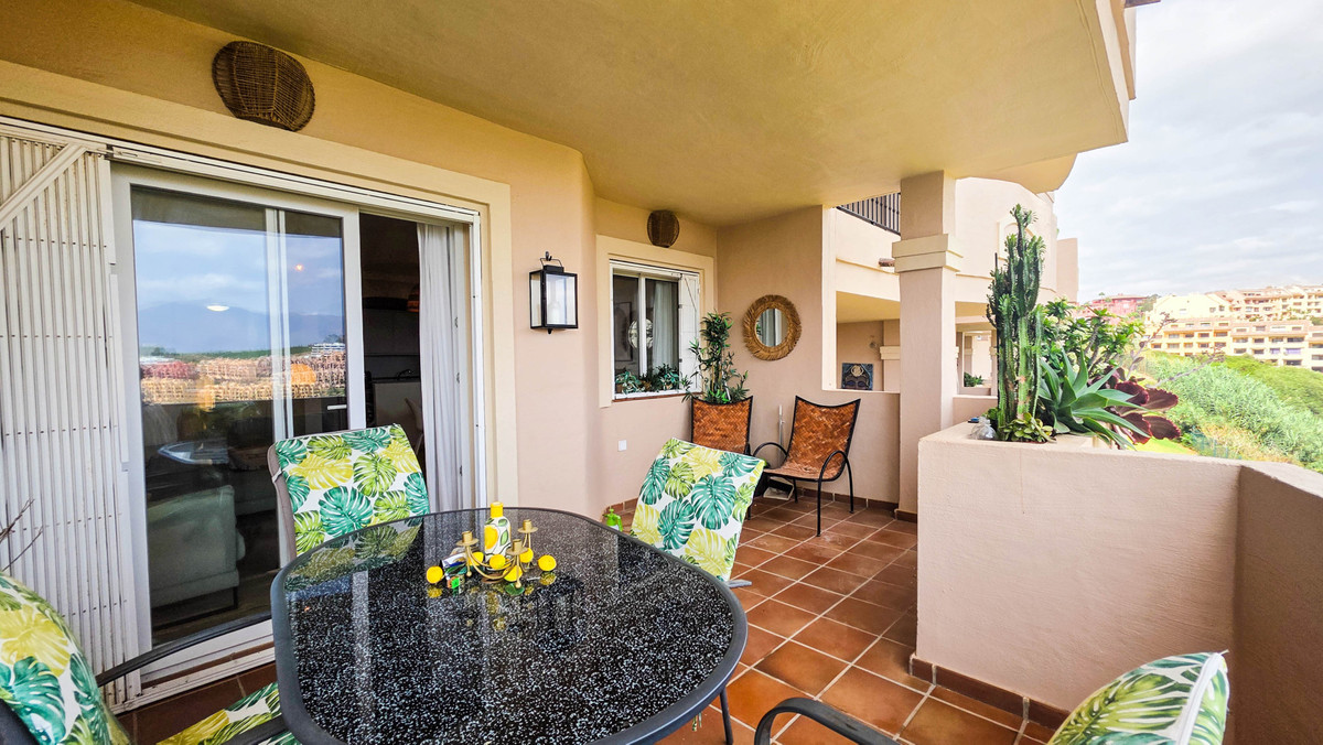 2 Bed Apartment for sale in La Duquesa Costa Del Sol, Málaga, Spain