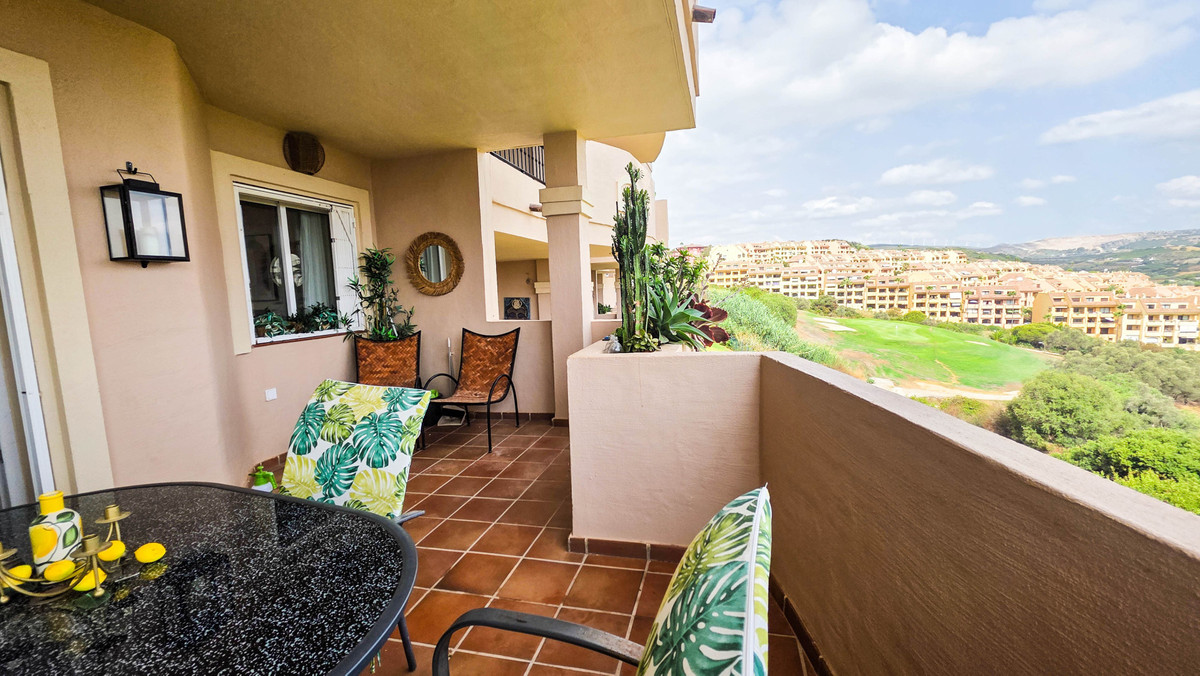 2 Bed Apartment for sale in La Duquesa Costa Del Sol, Málaga, Spain