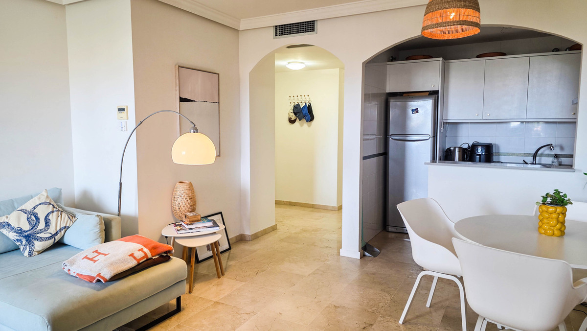 2 Bed Apartment for sale in La Duquesa Costa Del Sol, Málaga, Spain