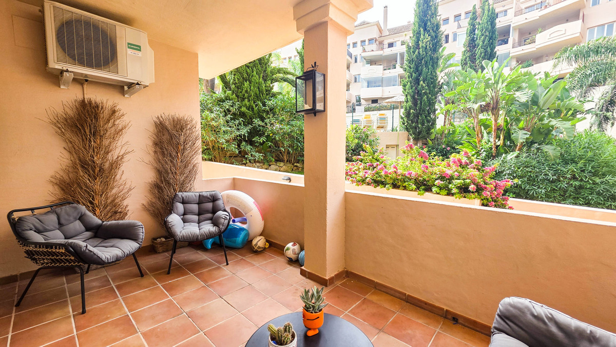 2 Bed Apartment for sale in La Duquesa Costa Del Sol, Málaga, Spain