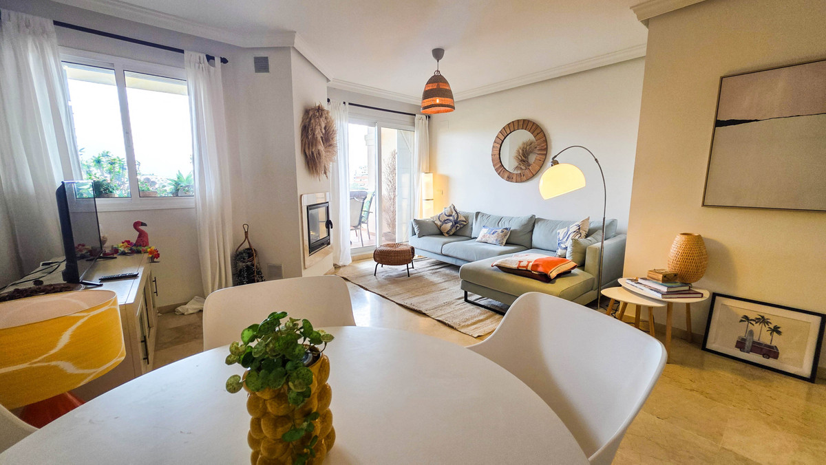 2 Bed Apartment for sale in La Duquesa Costa Del Sol, Málaga, Spain