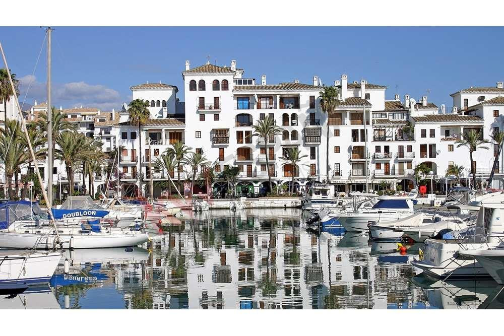 2 Bed Apartment for sale in La Duquesa Costa Del Sol, Málaga, Spain