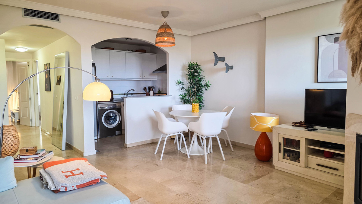 2 Bed Apartment for sale in La Duquesa Costa Del Sol, Málaga, Spain