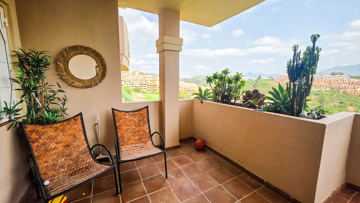 2 Bed Apartment for sale in La Duquesa Costa Del Sol, Málaga, Spain