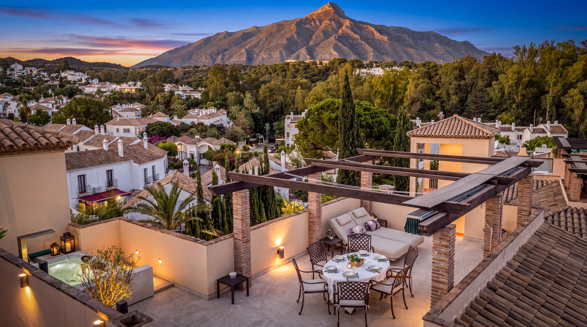 3 Bed Apartment for sale in Nueva Andalucía Costa Del Sol, Málaga, Spain