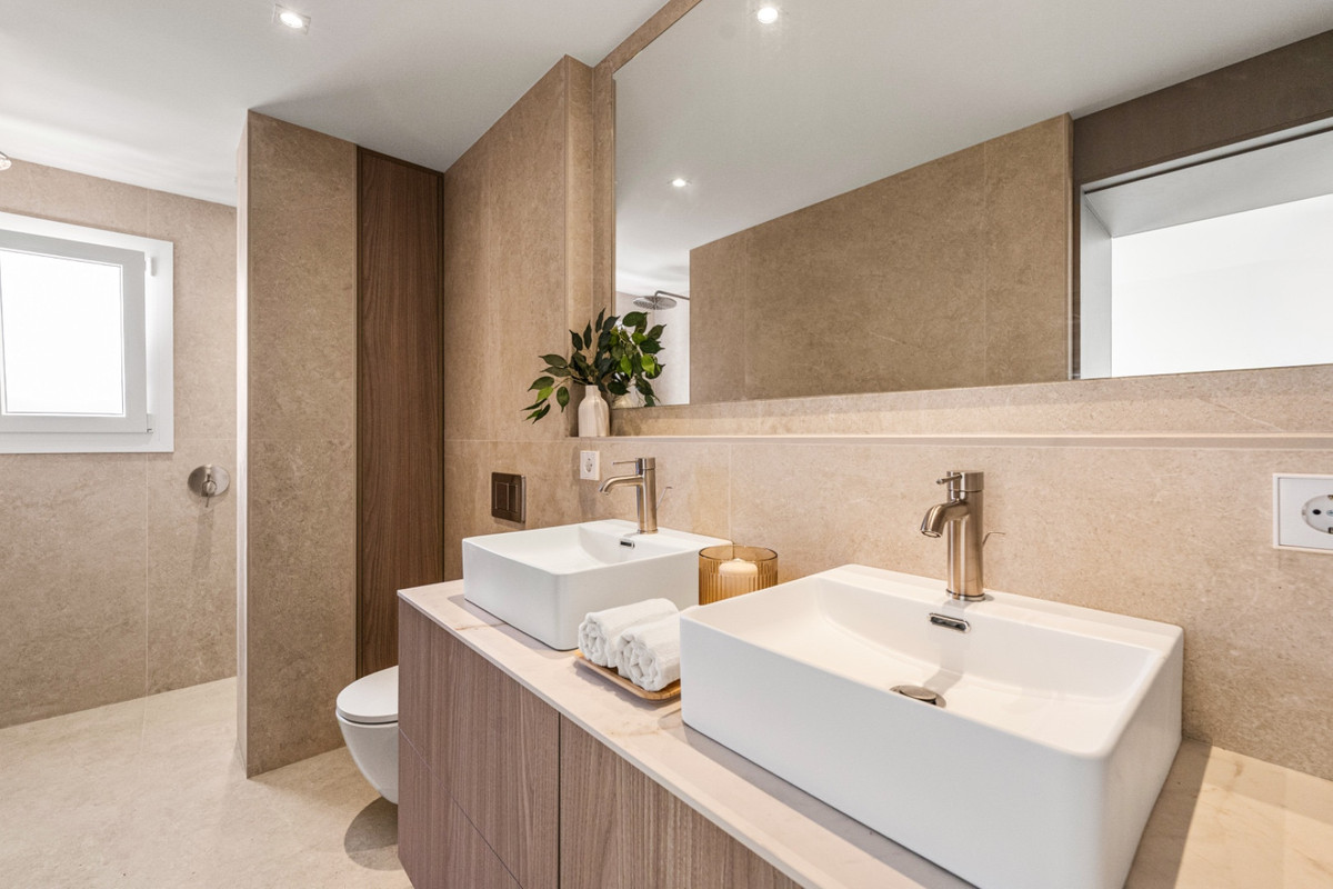 3 Bed Apartment for sale in Nueva Andalucía Costa Del Sol, Málaga, Spain