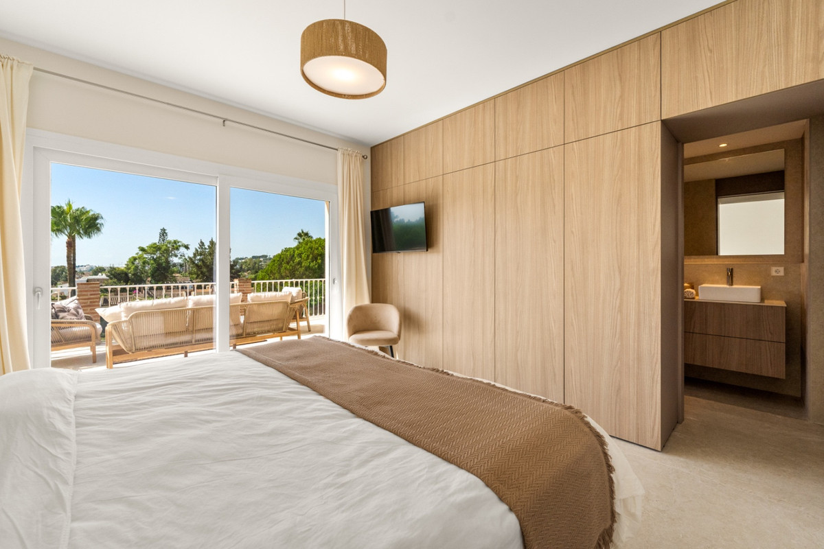 3 Bed Apartment for sale in Nueva Andalucía Costa Del Sol, Málaga, Spain