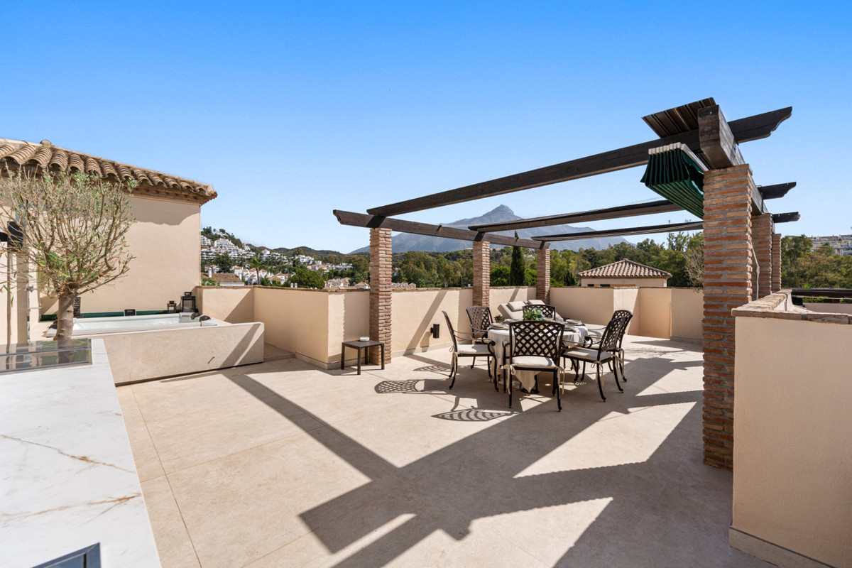 3 Bed Apartment for sale in Nueva Andalucía Costa Del Sol, Málaga, Spain