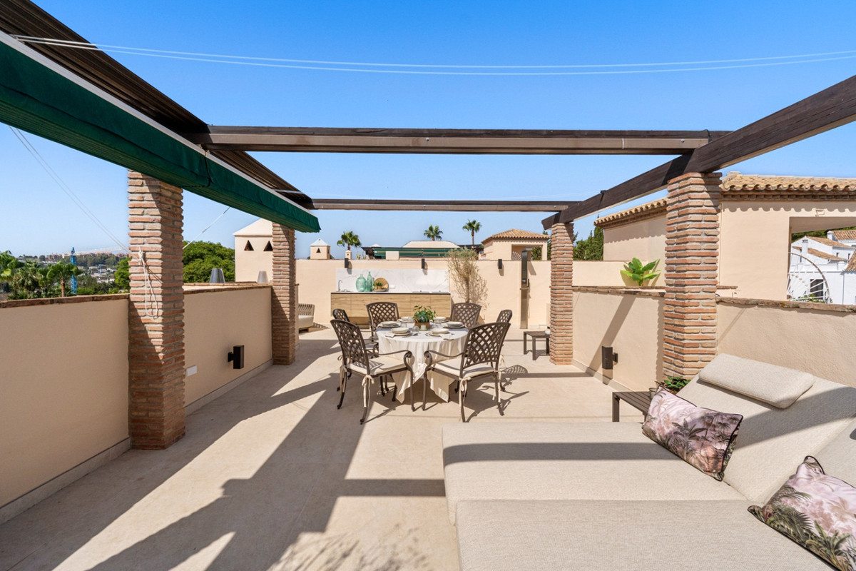 3 Bed Apartment for sale in Nueva Andalucía Costa Del Sol, Málaga, Spain