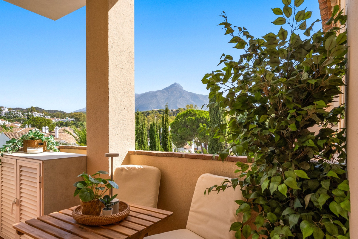 3 Bed Apartment for sale in Nueva Andalucía Costa Del Sol, Málaga, Spain
