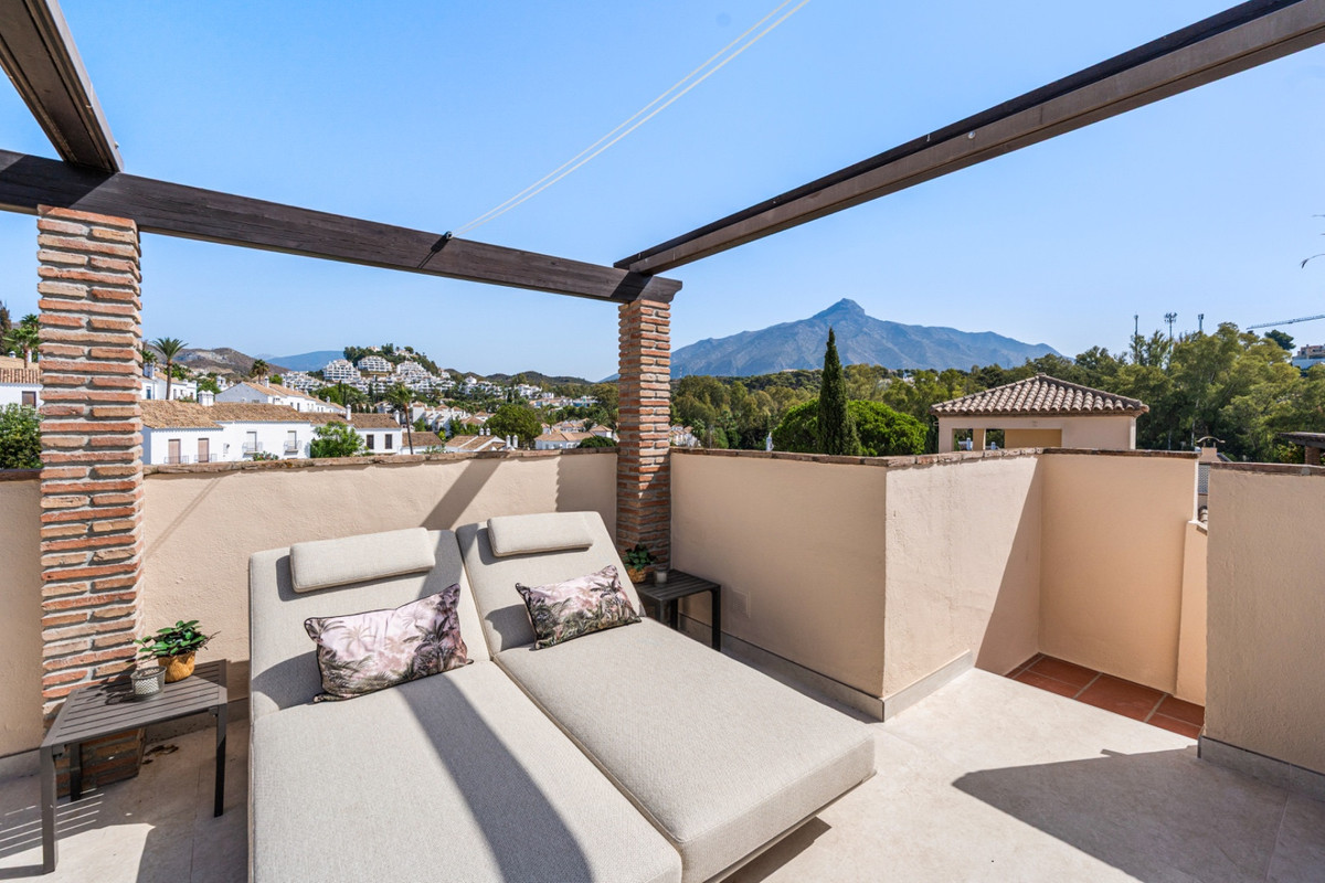3 Bed Apartment for sale in Nueva Andalucía Costa Del Sol, Málaga, Spain