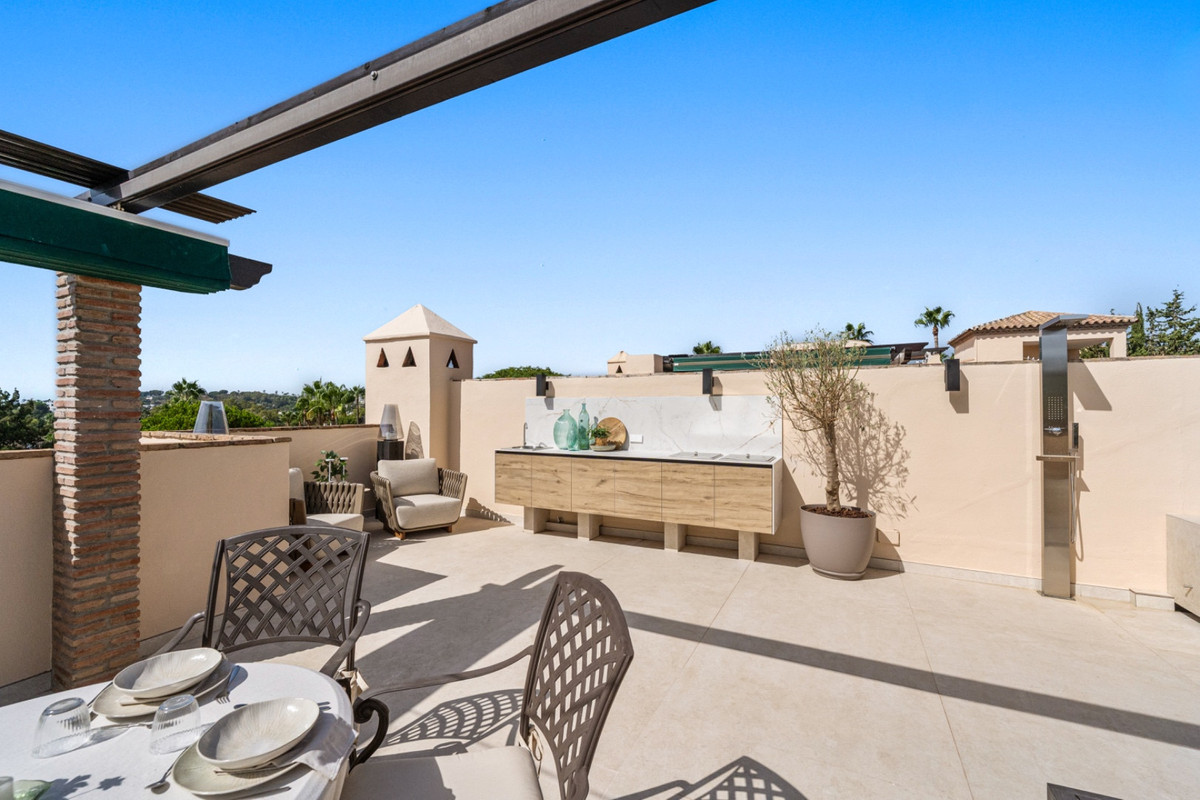 3 Bed Apartment for sale in Nueva Andalucía Costa Del Sol, Málaga, Spain