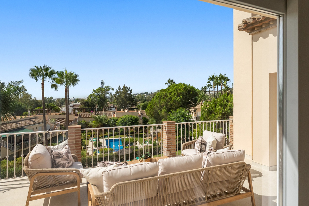 3 Bed Apartment for sale in Nueva Andalucía Costa Del Sol, Málaga, Spain