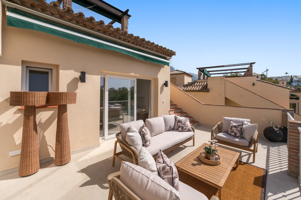 3 Bed Apartment for sale in Nueva Andalucía Costa Del Sol, Málaga, Spain