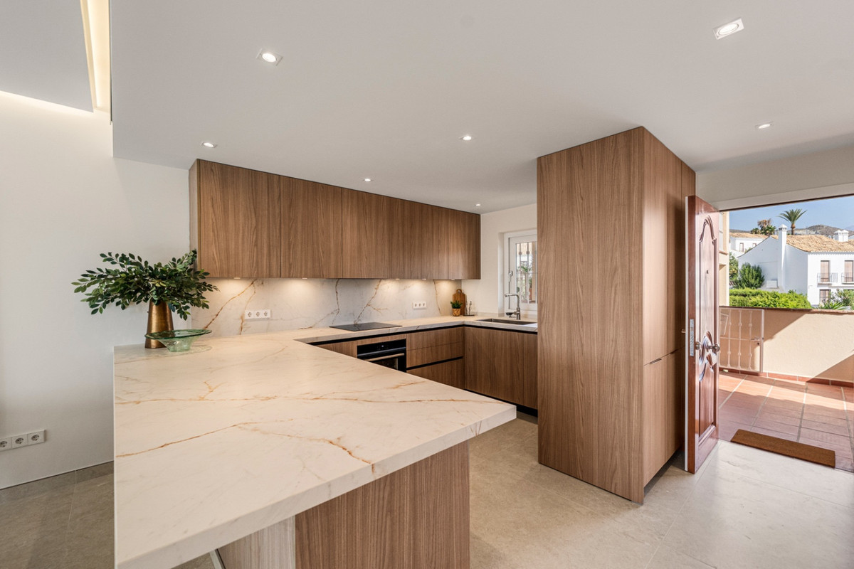 3 Bed Apartment for sale in Nueva Andalucía Costa Del Sol, Málaga, Spain