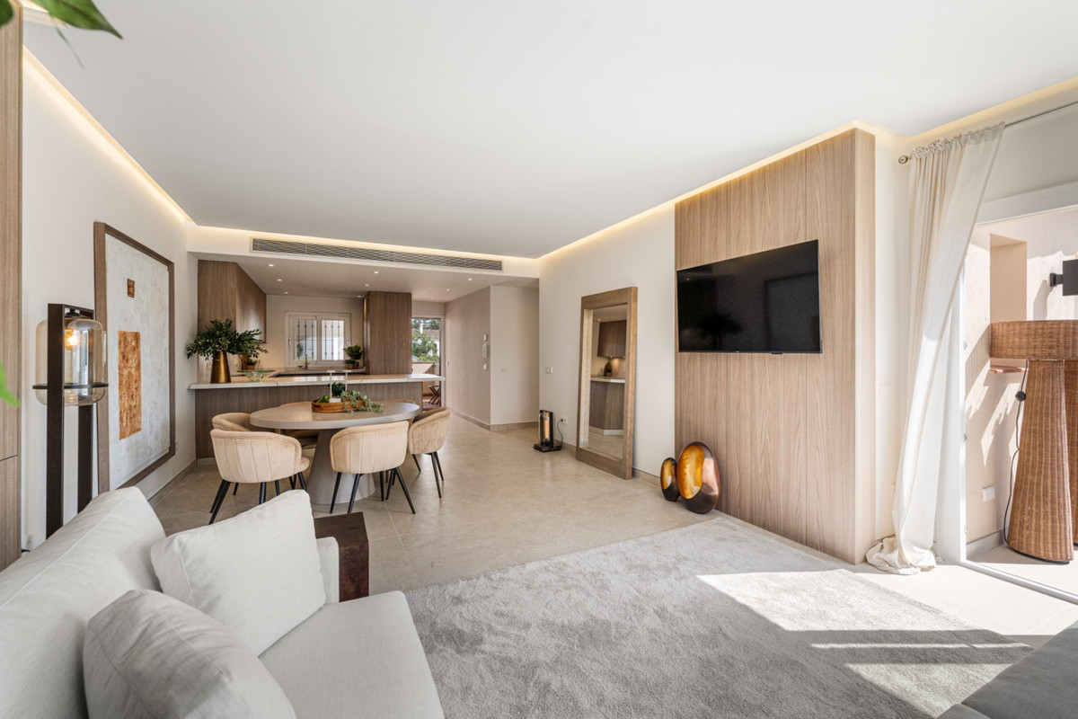 3 Bed Apartment for sale in Nueva Andalucía Costa Del Sol, Málaga, Spain