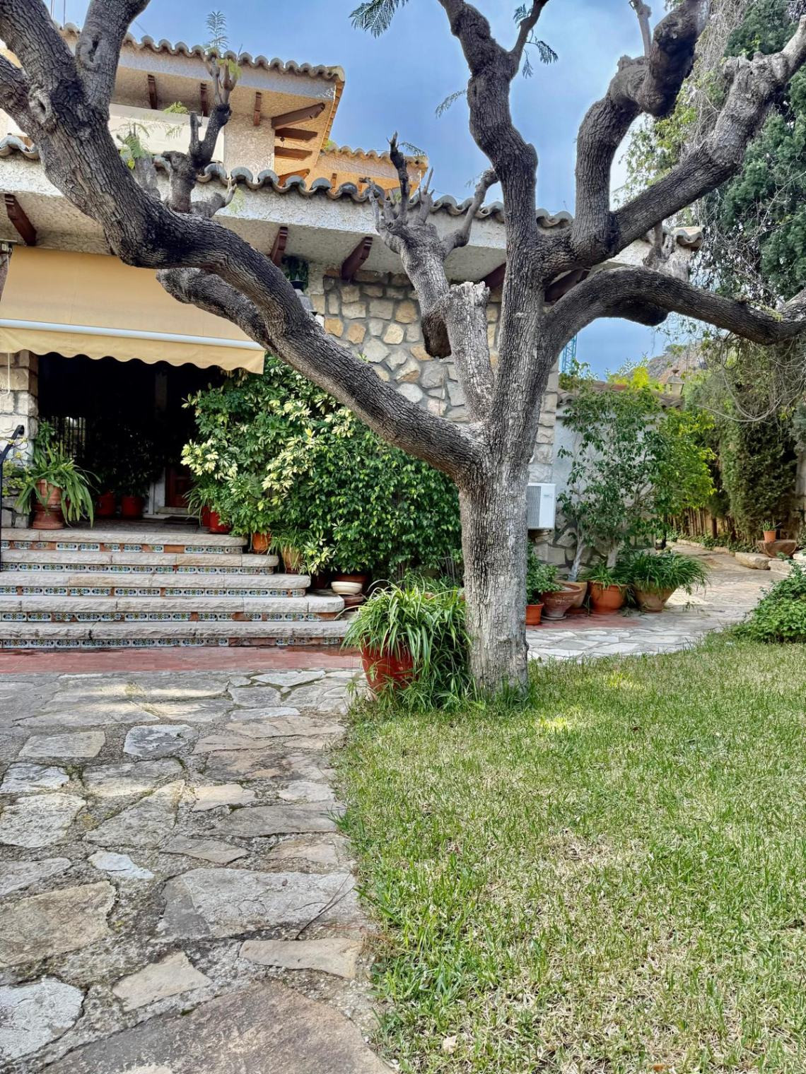 Se vende Villa - Chalet de 6 dormitorios en Costa Blanca, Alicante, España