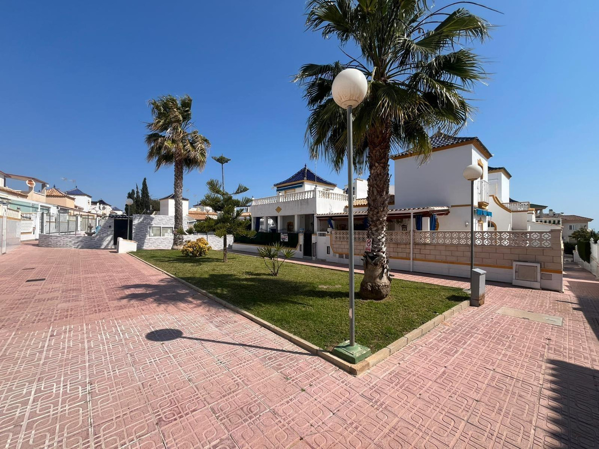 2 Bed Townhouse for sale in Los Altos Costa Blanca, Alicante, Spain