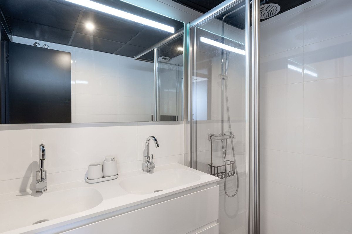 Se vende Apartamento Planta Baja de 3 dormitorios en Costa Del Sol, Málaga, España