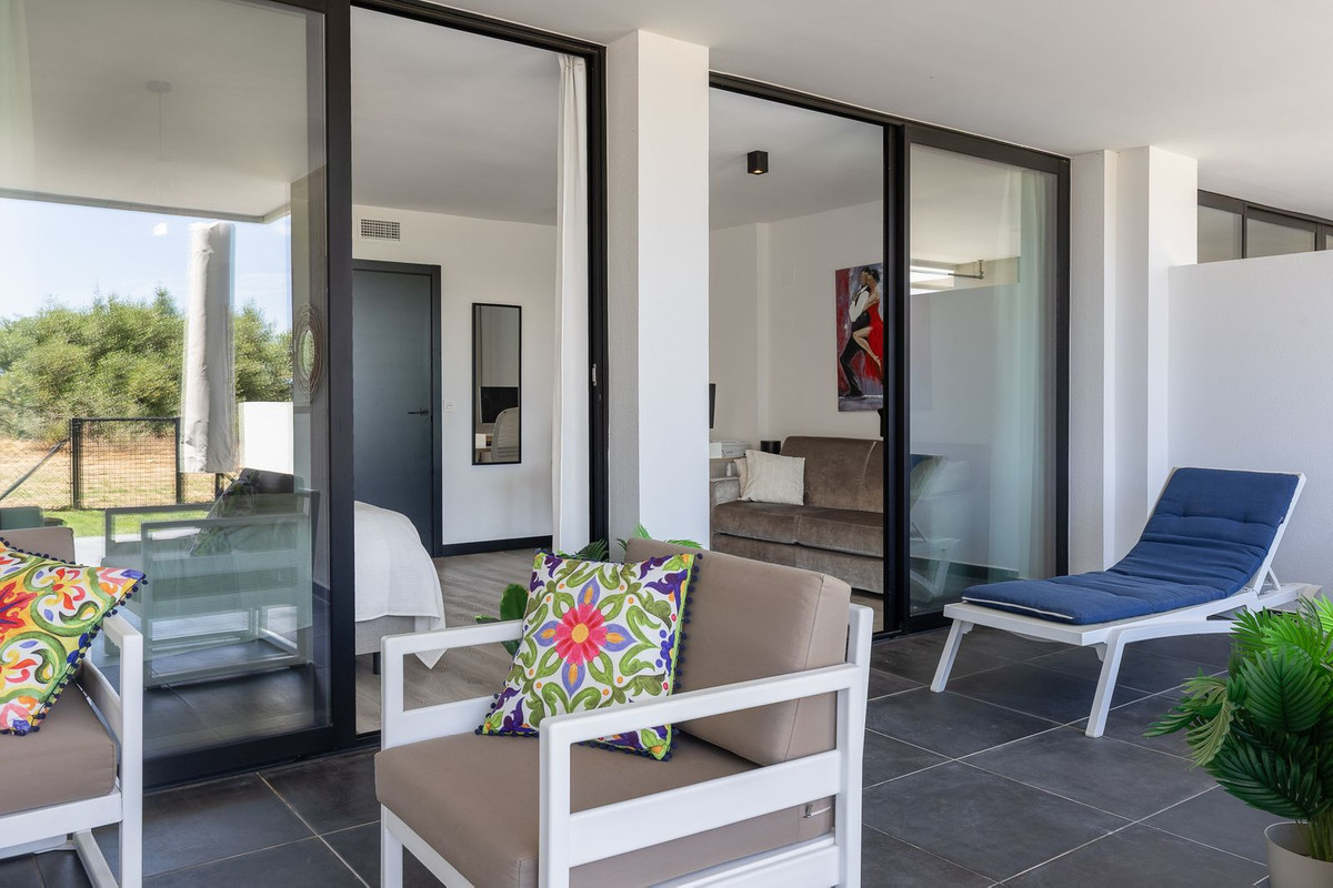 Se vende Apartamento Planta Baja de 3 dormitorios en Costa Del Sol, Málaga, España