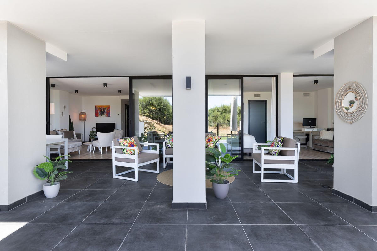 Se vende Apartamento Planta Baja de 3 dormitorios en Costa Del Sol, Málaga, España
