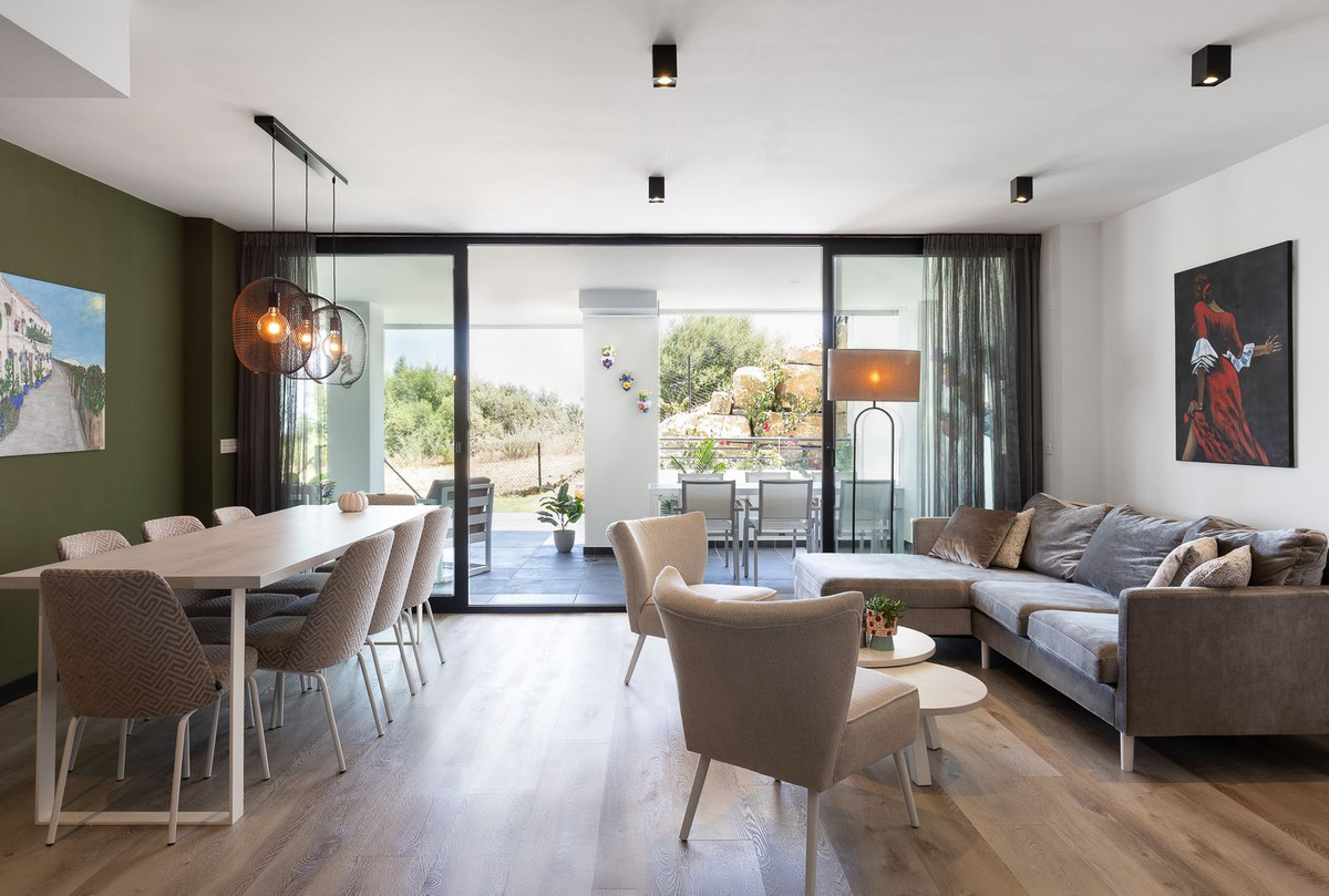 Se vende Apartamento Planta Baja de 3 dormitorios en Costa Del Sol, Málaga, España