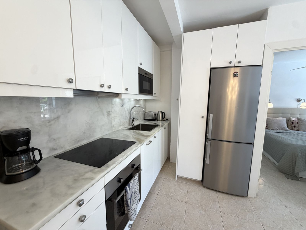 Se vende Apartamento Planta Media de 2 dormitorios en Costa Del Sol, Málaga, España