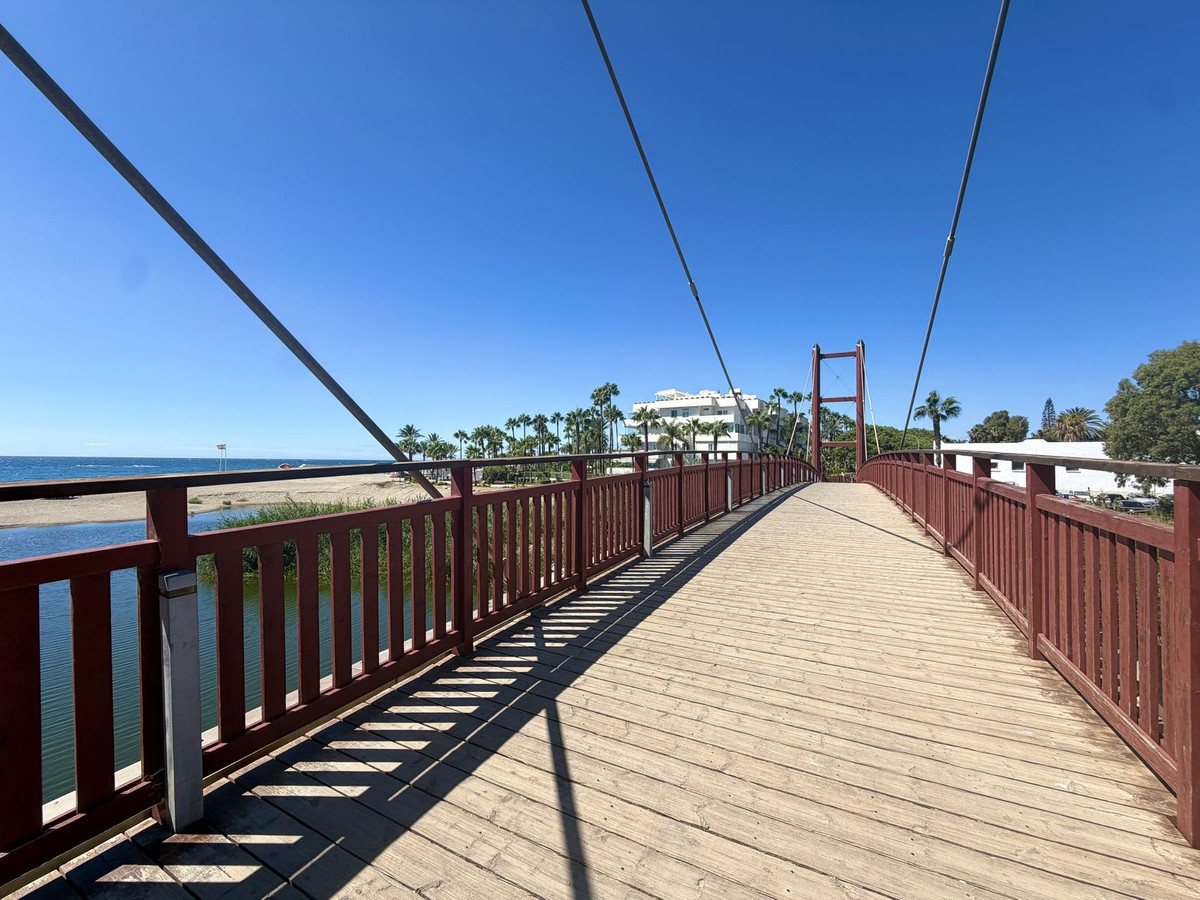 Se vende Apartamento Planta Media de 2 dormitorios en Costa Del Sol, Málaga, España