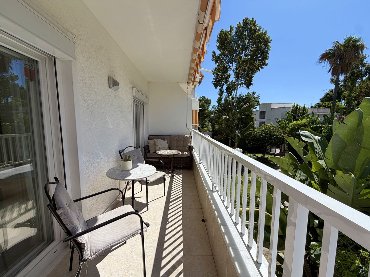 Se vende Apartamento Planta Media de 2 dormitorios en Costa Del Sol, Málaga, España