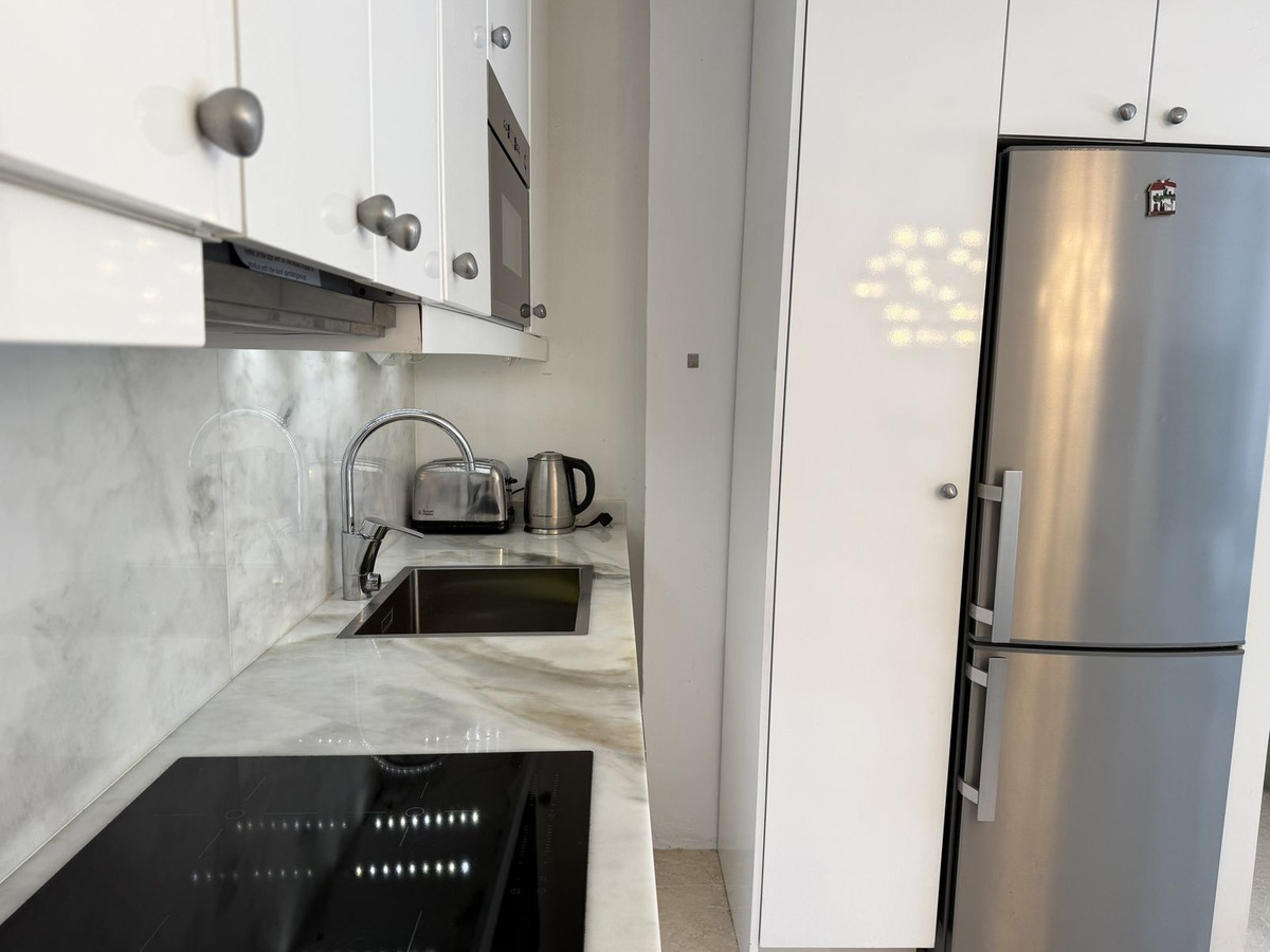 Se vende Apartamento Planta Media de 2 dormitorios en Costa Del Sol, Málaga, España