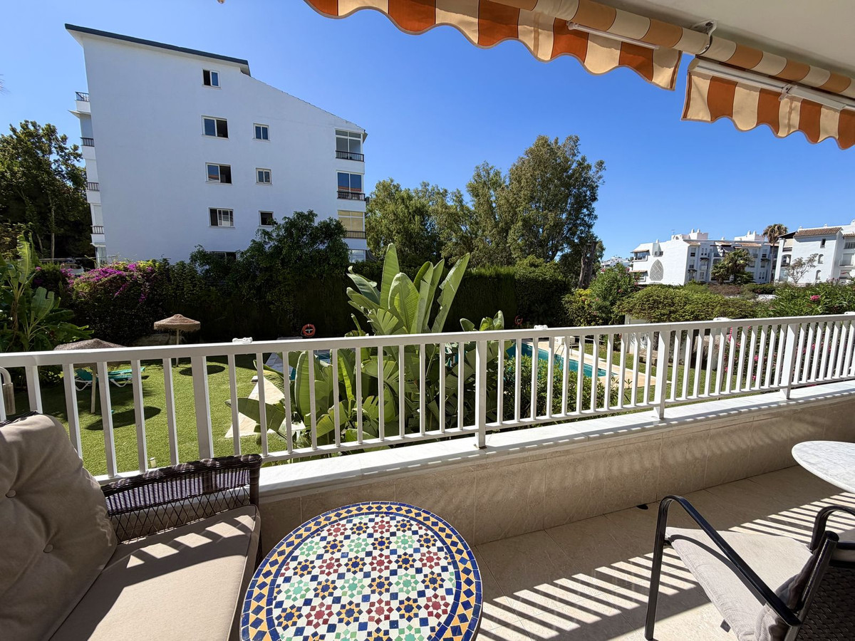 Se vende Apartamento Planta Media de 2 dormitorios en Costa Del Sol, Málaga, España