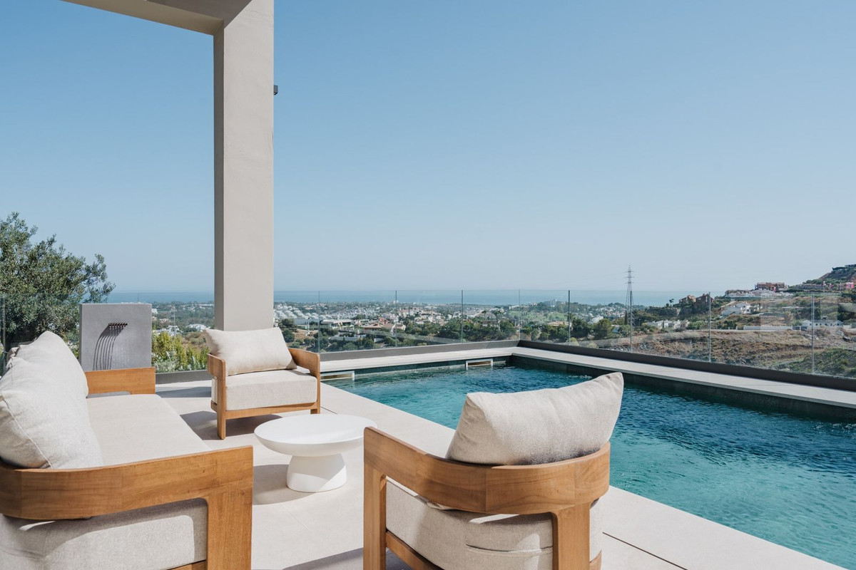 3 Bed Townhouse for sale in Benahavís Costa Del Sol, Málaga, Spain