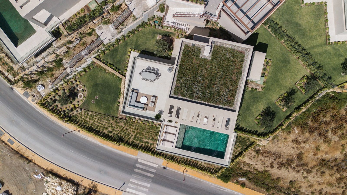 3 Bed Townhouse for sale in Benahavís Costa Del Sol, Málaga, Spain