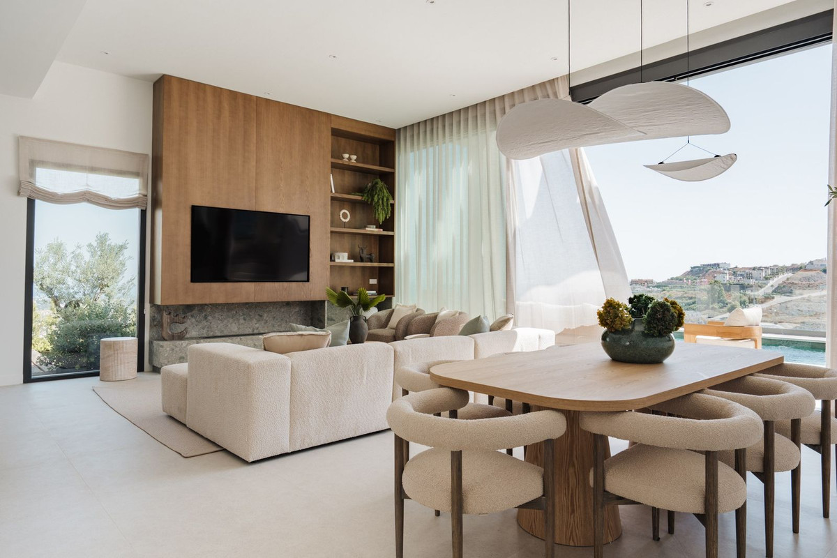 3 Bed Townhouse for sale in Benahavís Costa Del Sol, Málaga, Spain
