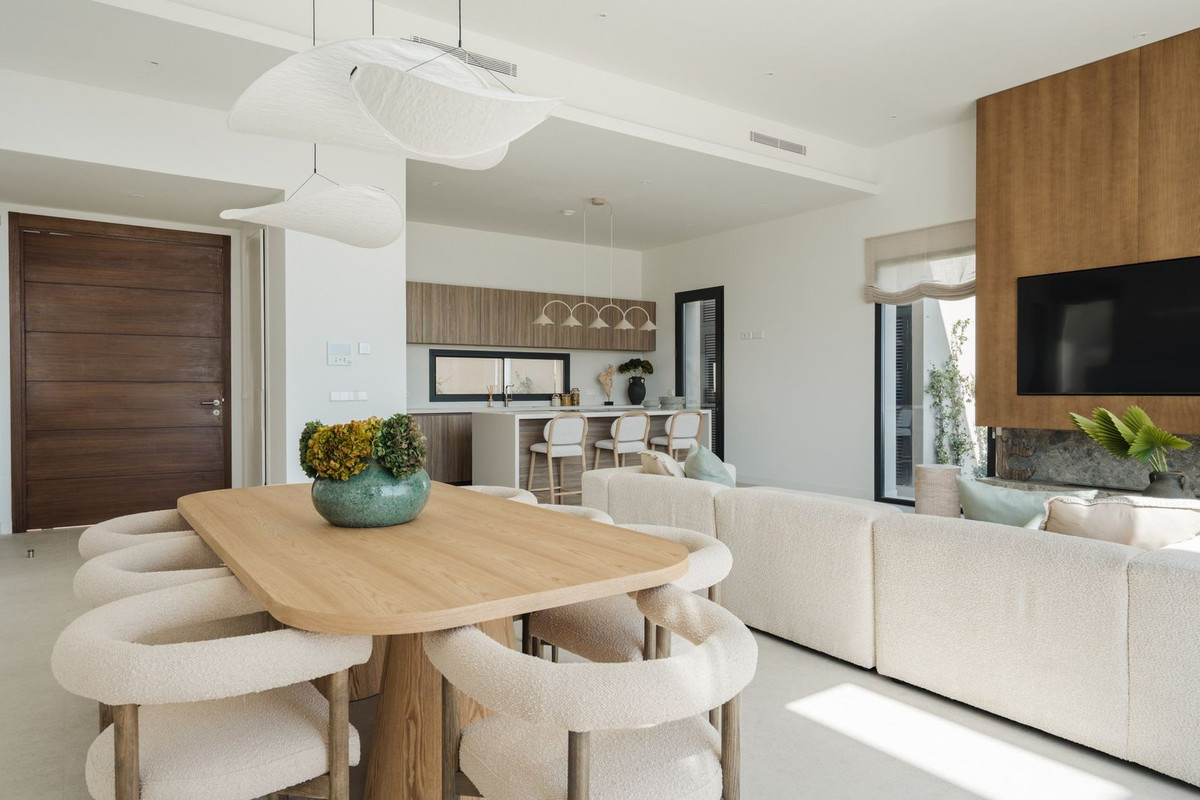 3 Bed Townhouse for sale in Benahavís Costa Del Sol, Málaga, Spain